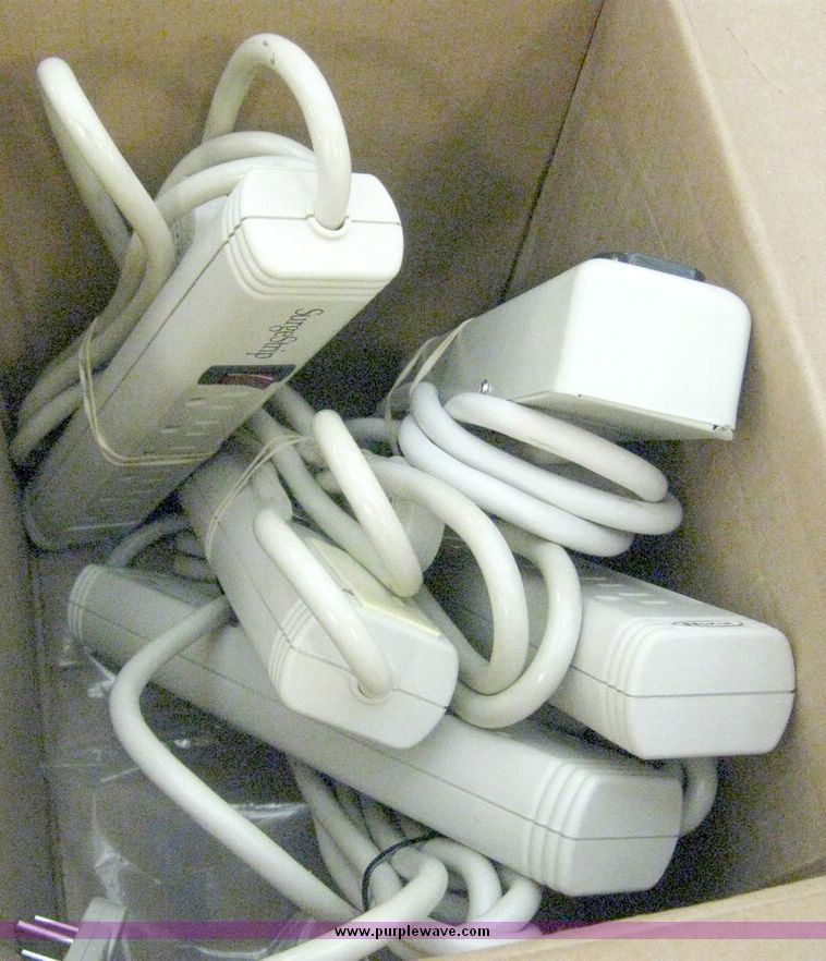 image for item 7678 Assorted accessories