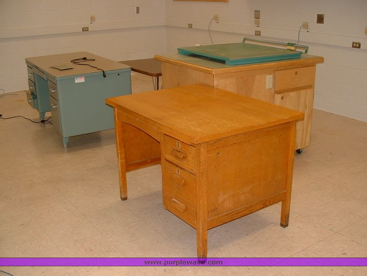 image for item 1000 Large assortment of office items