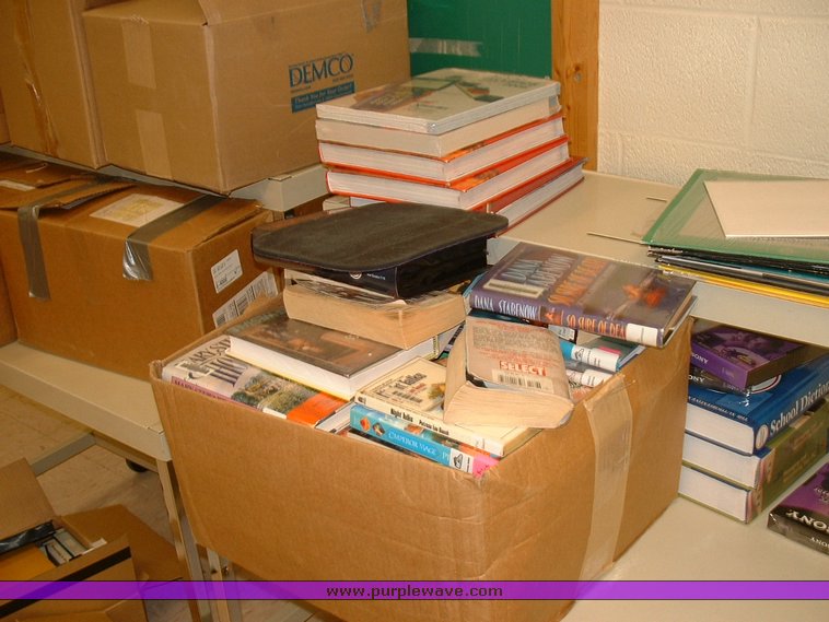 image for item 1000 Large assortment of office items