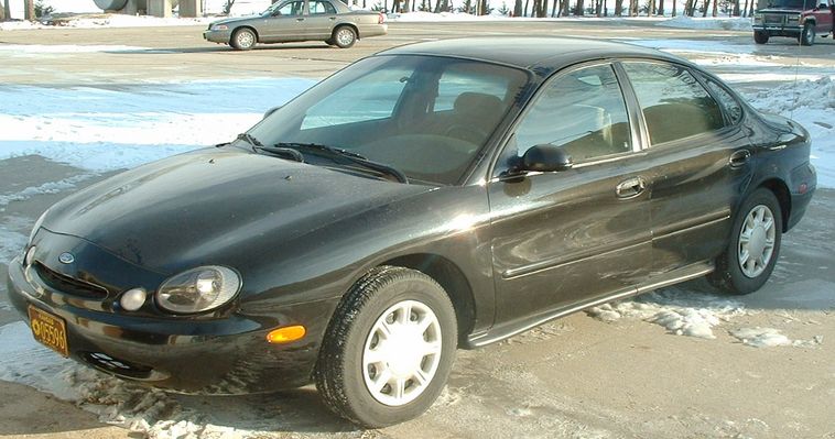 image for item 1008 1997 Ford Taurus GL