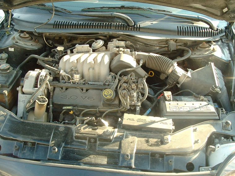 image for item 1008 1997 Ford Taurus GL