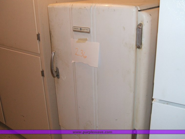 image for item 1018 Assorted kitchen items