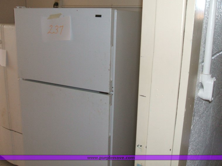 image for item 1018 Assorted kitchen items