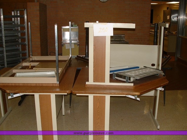 image for item 1018 Assorted kitchen items