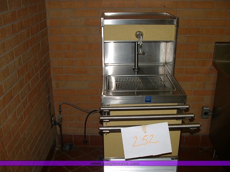 image for item 1018 Assorted kitchen items