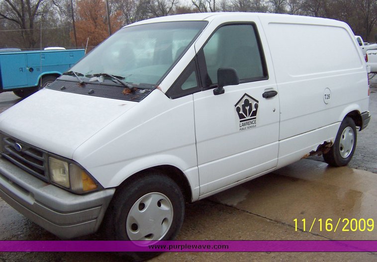 image for item 1125 1995 Ford Aerostar