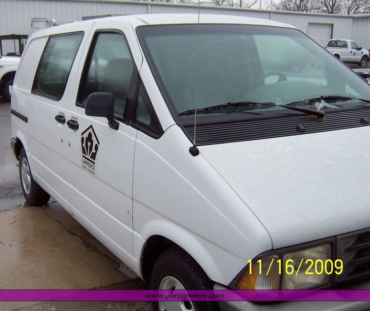 image for item 1125 1995 Ford Aerostar
