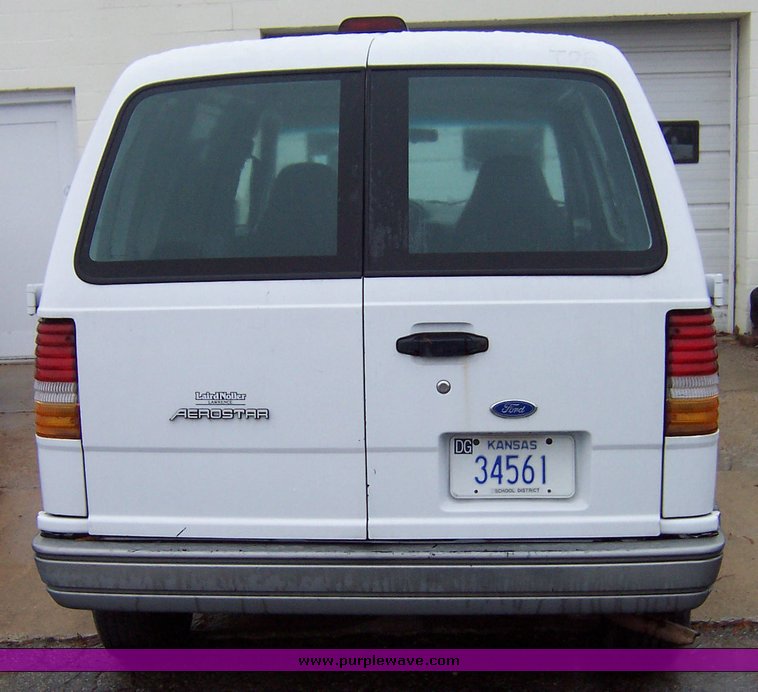 image for item 1125 1995 Ford Aerostar