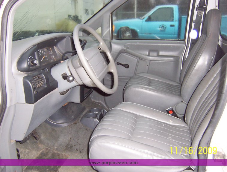 image for item 1125 1995 Ford Aerostar