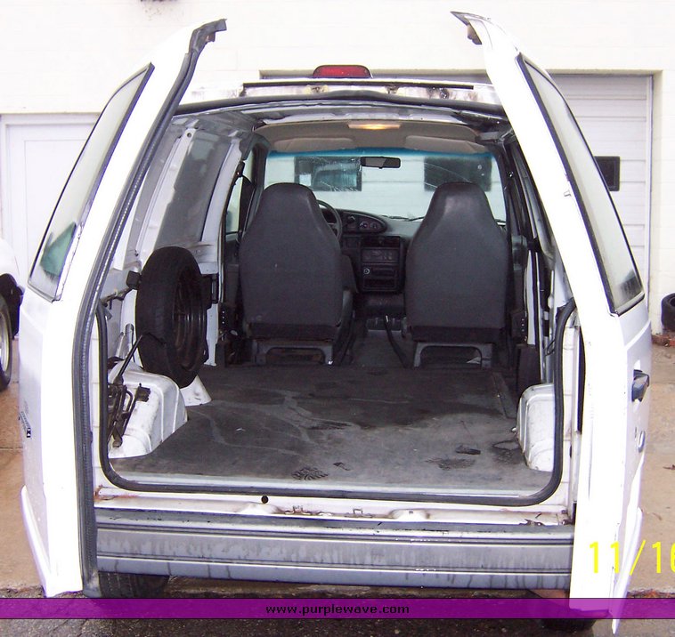 image for item 1125 1995 Ford Aerostar