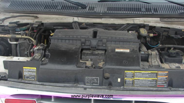 image for item 3145 1998 Ford E-450 Super Duty RV Medtec ambulance