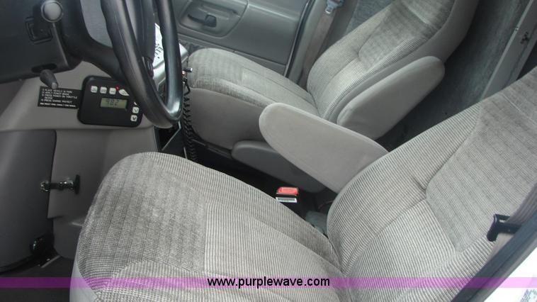 image for item 3145 1998 Ford E-450 Super Duty RV Medtec ambulance