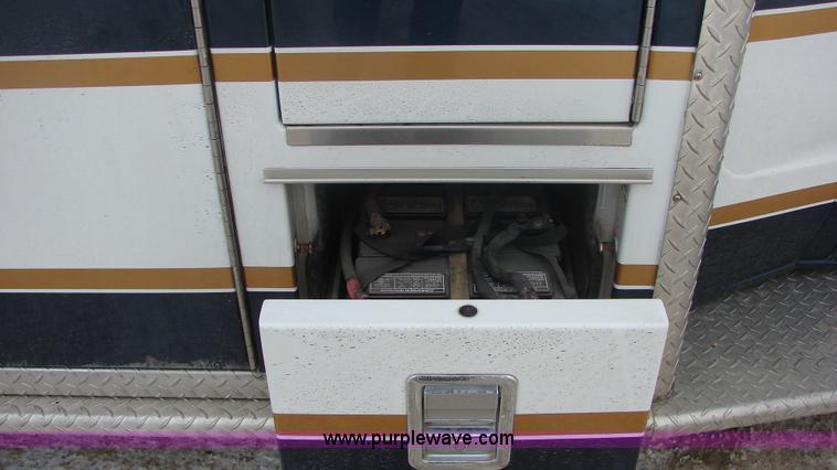 image for item 3145 1998 Ford E-450 Super Duty RV Medtec ambulance