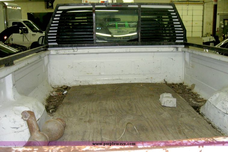 image for item 3181 1997 Ford F-250 pickup truck