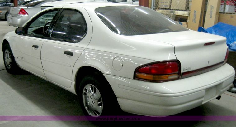 image for item 3182 1996 Dodge Stratus