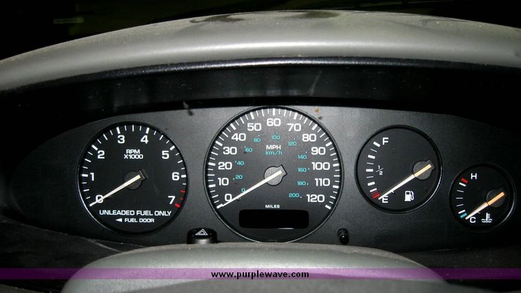 image for item 3182 1996 Dodge Stratus