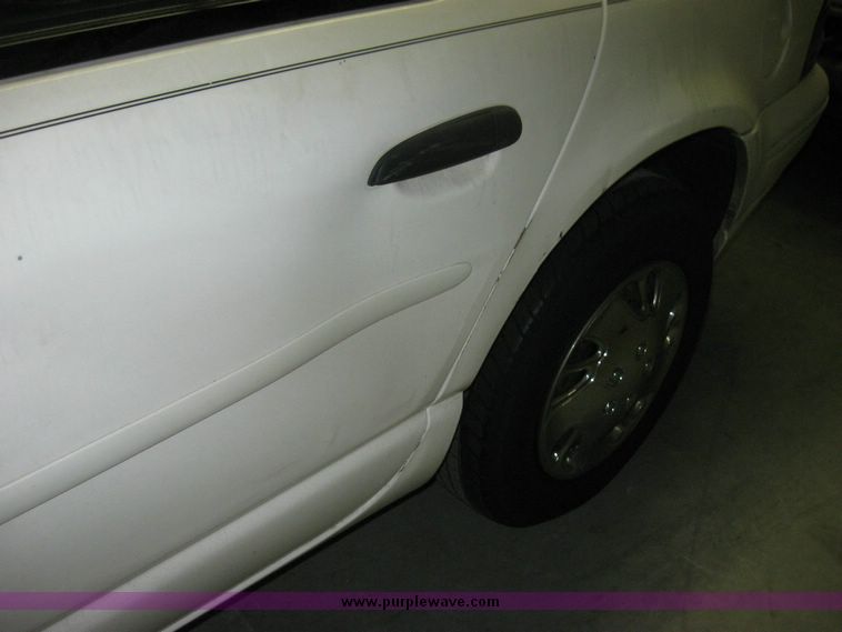 image for item 3182 1996 Dodge Stratus