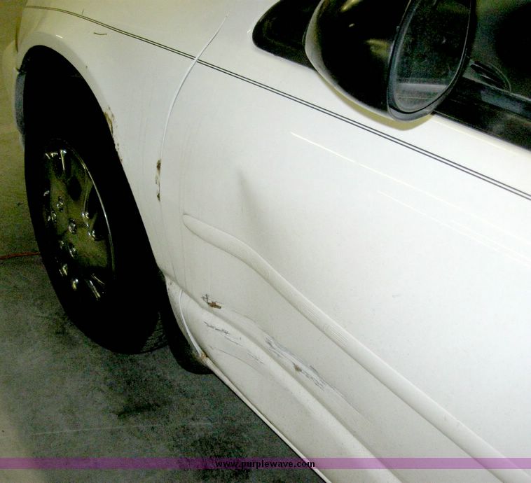 image for item 3182 1996 Dodge Stratus