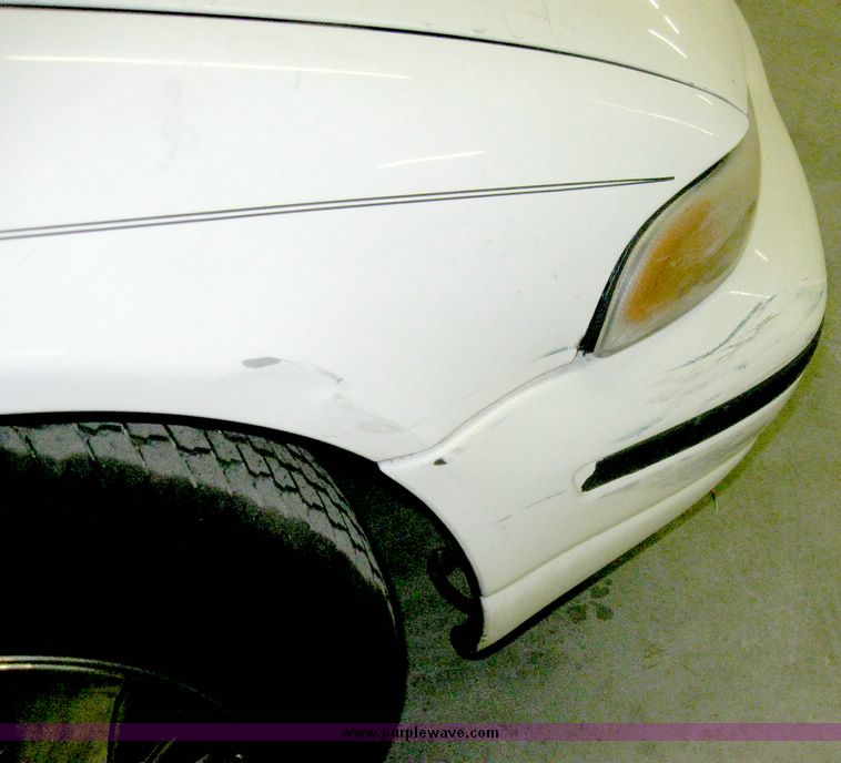 image for item 3182 1996 Dodge Stratus