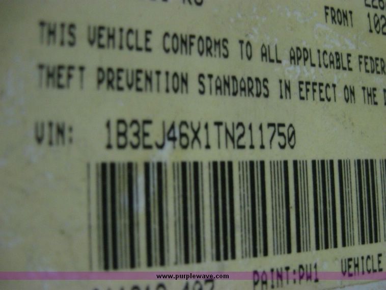 image for item 3182 1996 Dodge Stratus