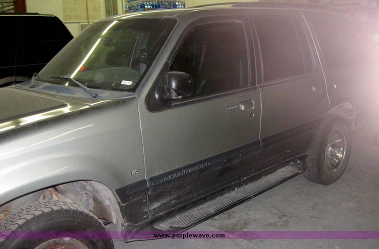 image for item 3184 1999 Mercury Mountaineer