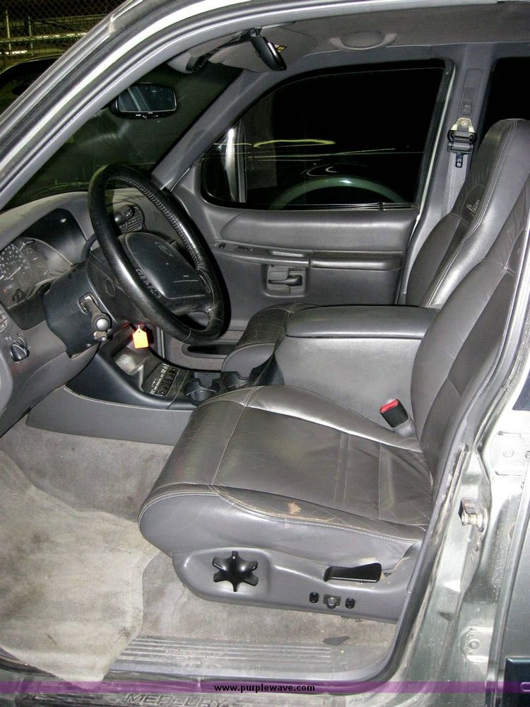 image for item 3184 1999 Mercury Mountaineer