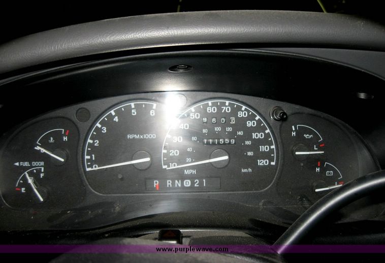 image for item 3184 1999 Mercury Mountaineer