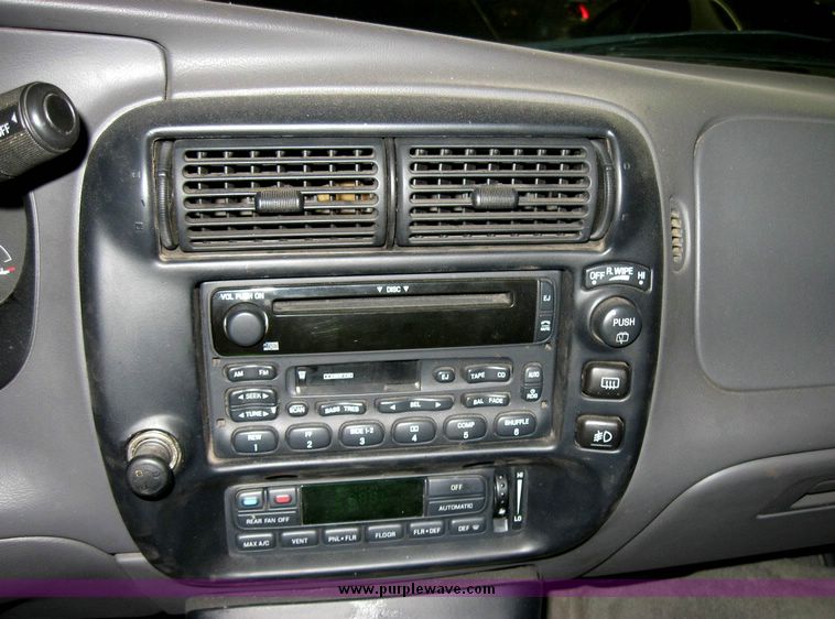 image for item 3184 1999 Mercury Mountaineer