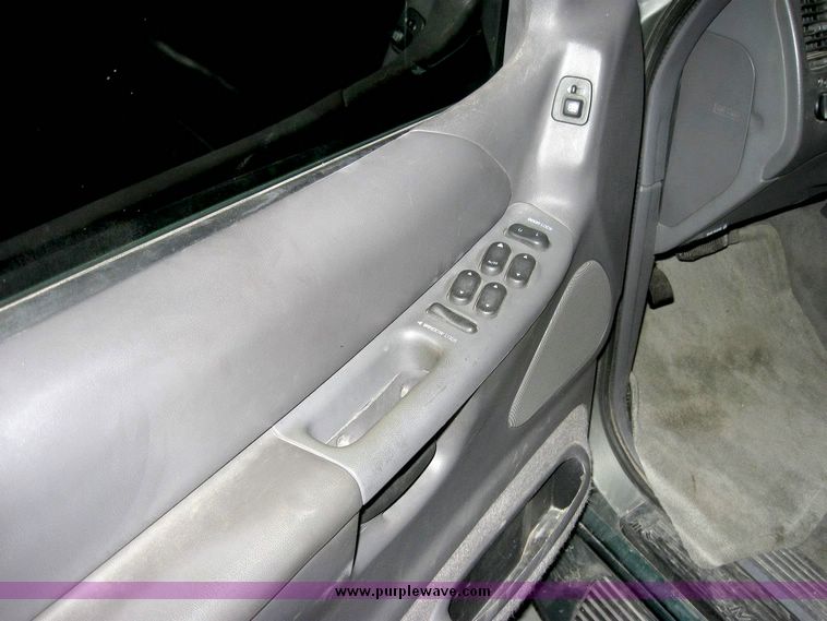 image for item 3184 1999 Mercury Mountaineer