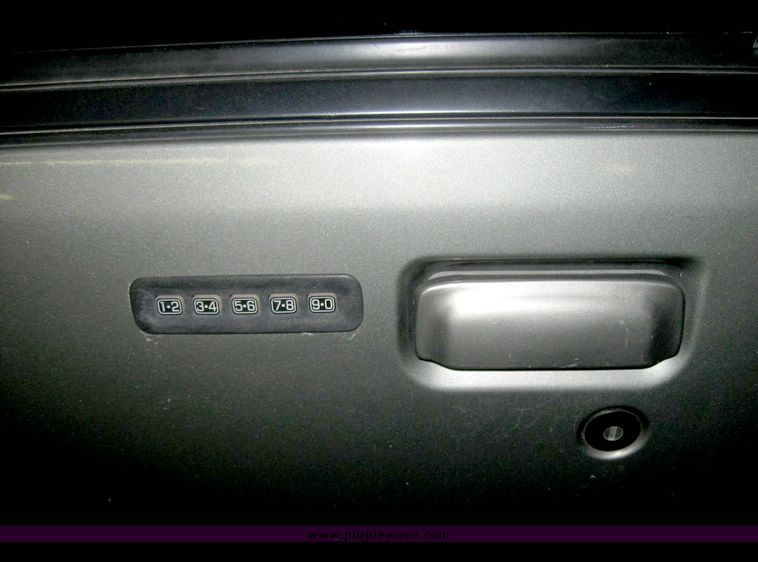 image for item 3184 1999 Mercury Mountaineer