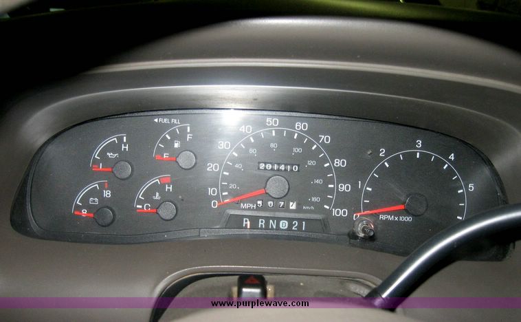 image for item 3185 2000 Ford Excursion