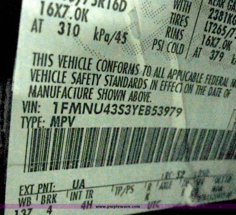 image for item 3185 2000 Ford Excursion