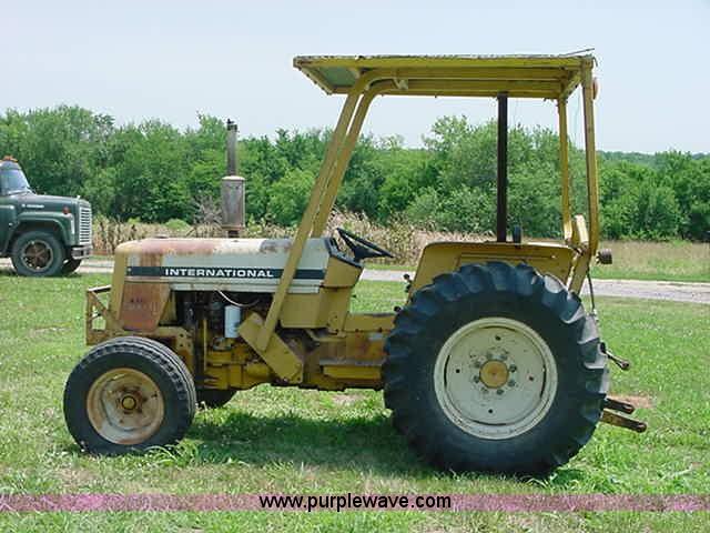 image for item 3333 1974 International 2400B tractor