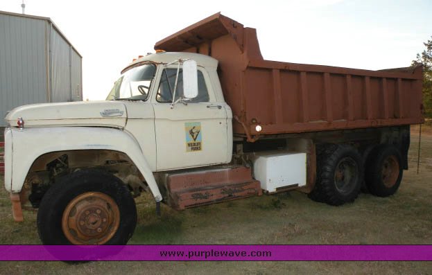 image for item 3445 1967 Ford F-100 dump truck