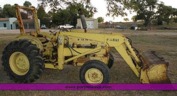 image for item 3446 1974 Ford 355-D tractor with loader