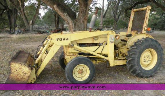 image for item 3446 1974 Ford 355-D tractor with loader
