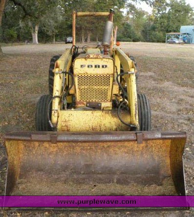 image for item 3446 1974 Ford 355-D tractor with loader