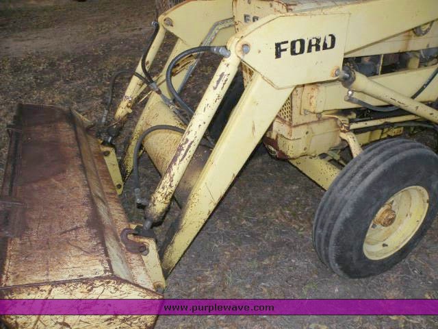 image for item 3446 1974 Ford 355-D tractor with loader