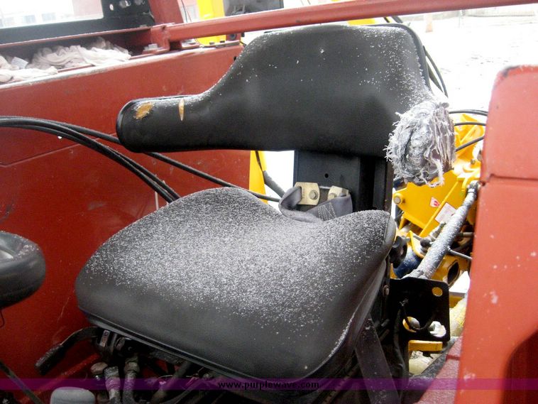 image for item 3819 Hesston 70-66 tractor