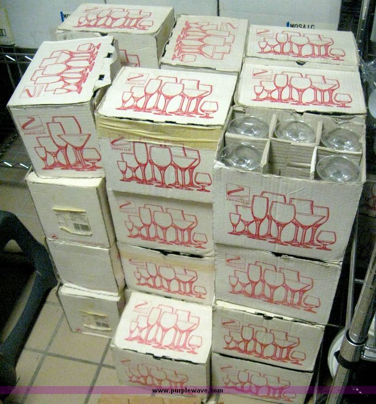 image for item 3834 Assorted kitchen equipment