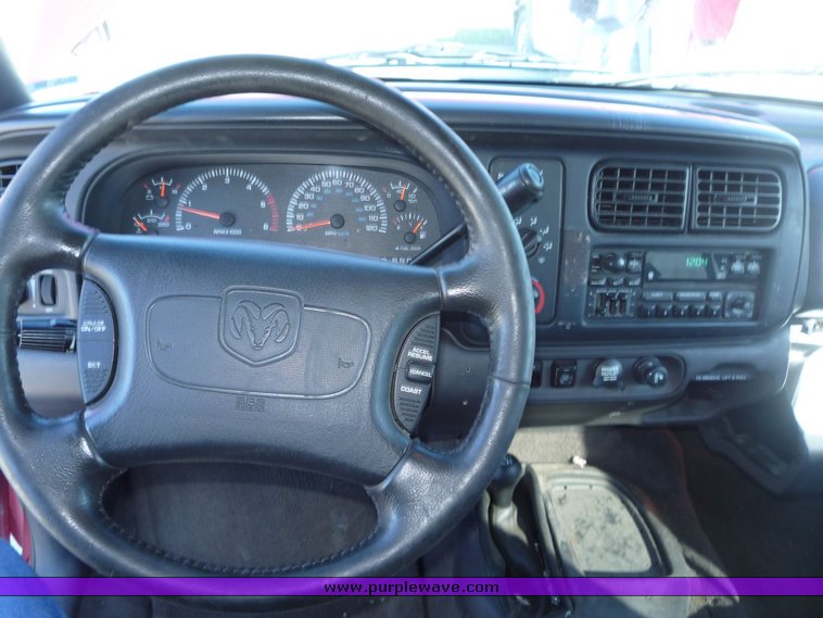 image for item 4070 1999 Dodge Durango