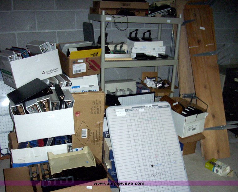 image for item 5032 Assorted office supplies