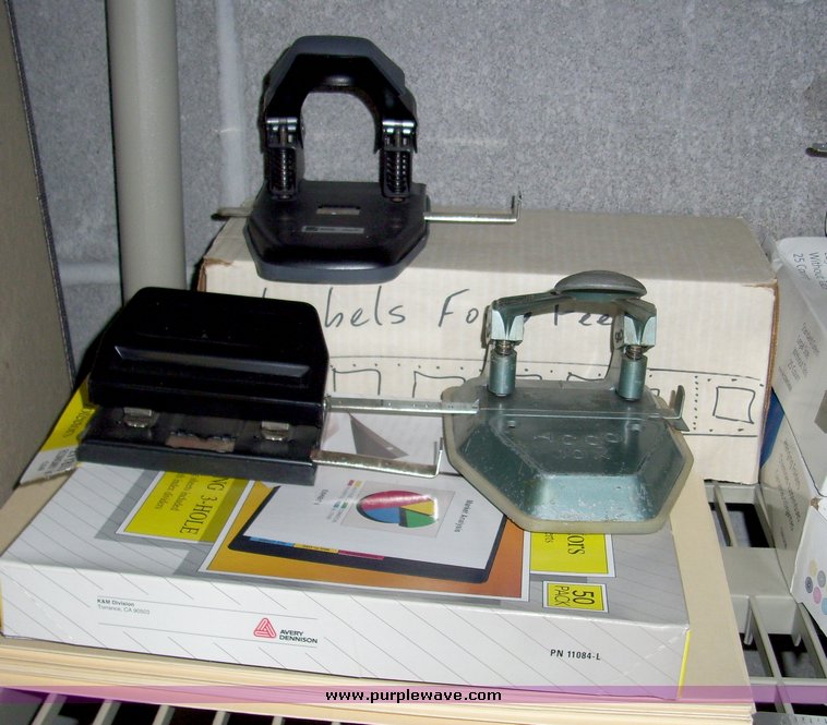 image for item 5032 Assorted office supplies