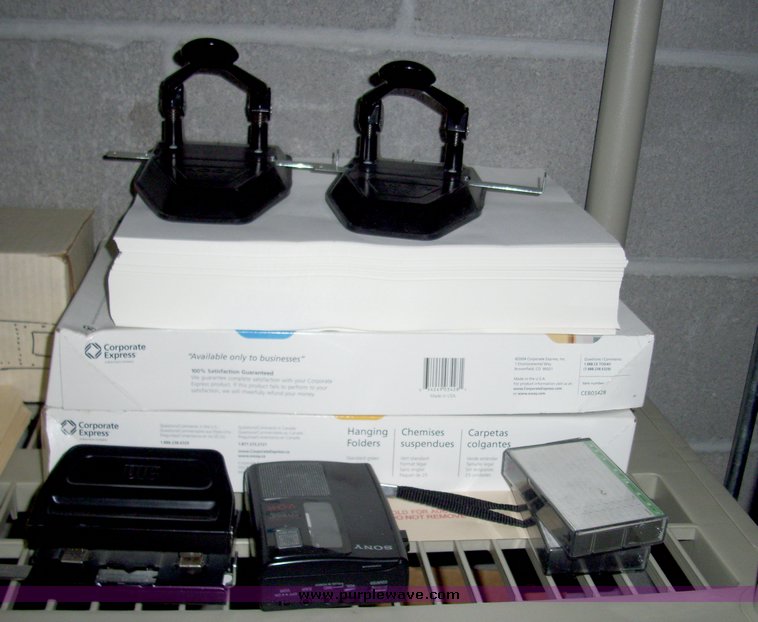 image for item 5032 Assorted office supplies