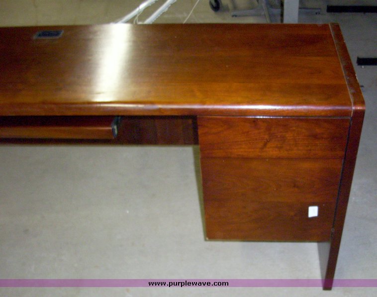 image for item 5037 Assorted furniture