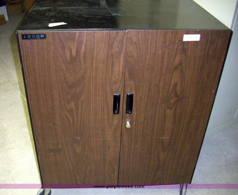 image for item 5039 (4) filing cabinets