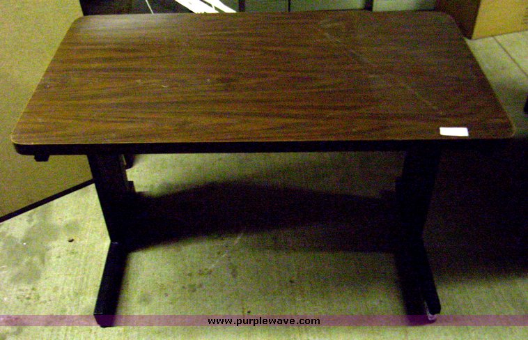 image for item 5040 Assorted furniture