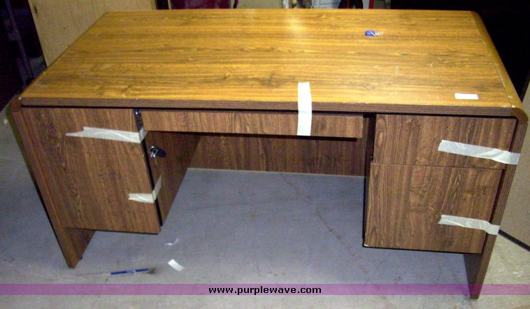 image for item 5040 Assorted furniture