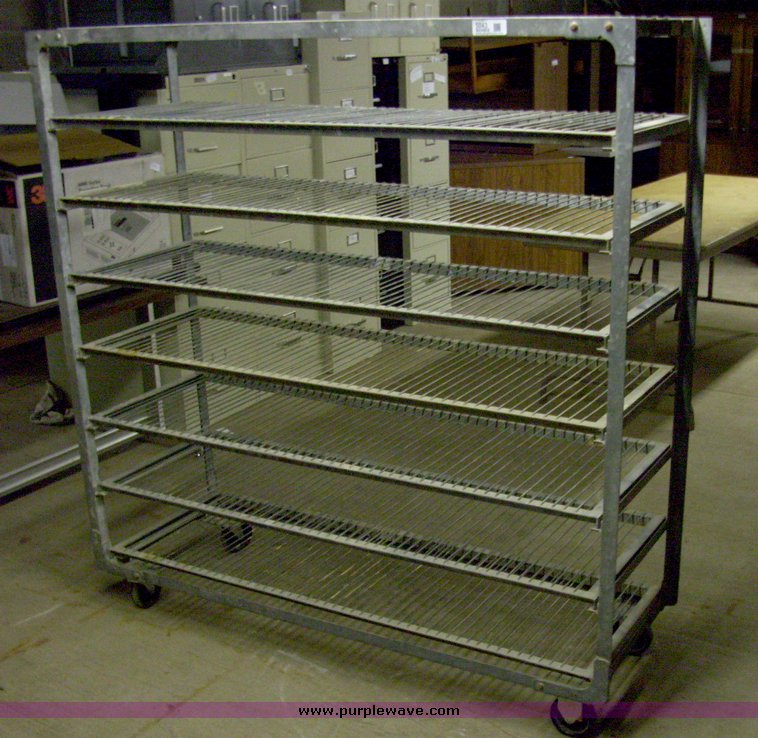 image for item 5043 Metal baker's rack