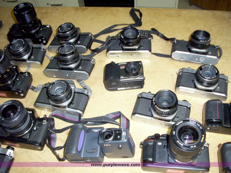image for item 5044 (16) 35mm cameras